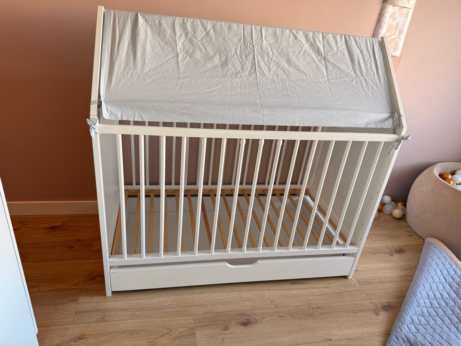 Wit ledikant / meegroeibedje met lade - huisbed model, Kinderen en Baby's, Ophalen, Gebruikt, Ledikant