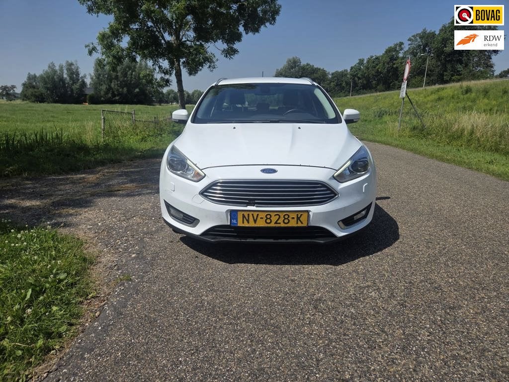 Ford Focus Wagon 1.5 TDCI Titanium Automaat, Gebruikt, 4 cilinders, Origineel Nederlands, Onderhoudsboekje