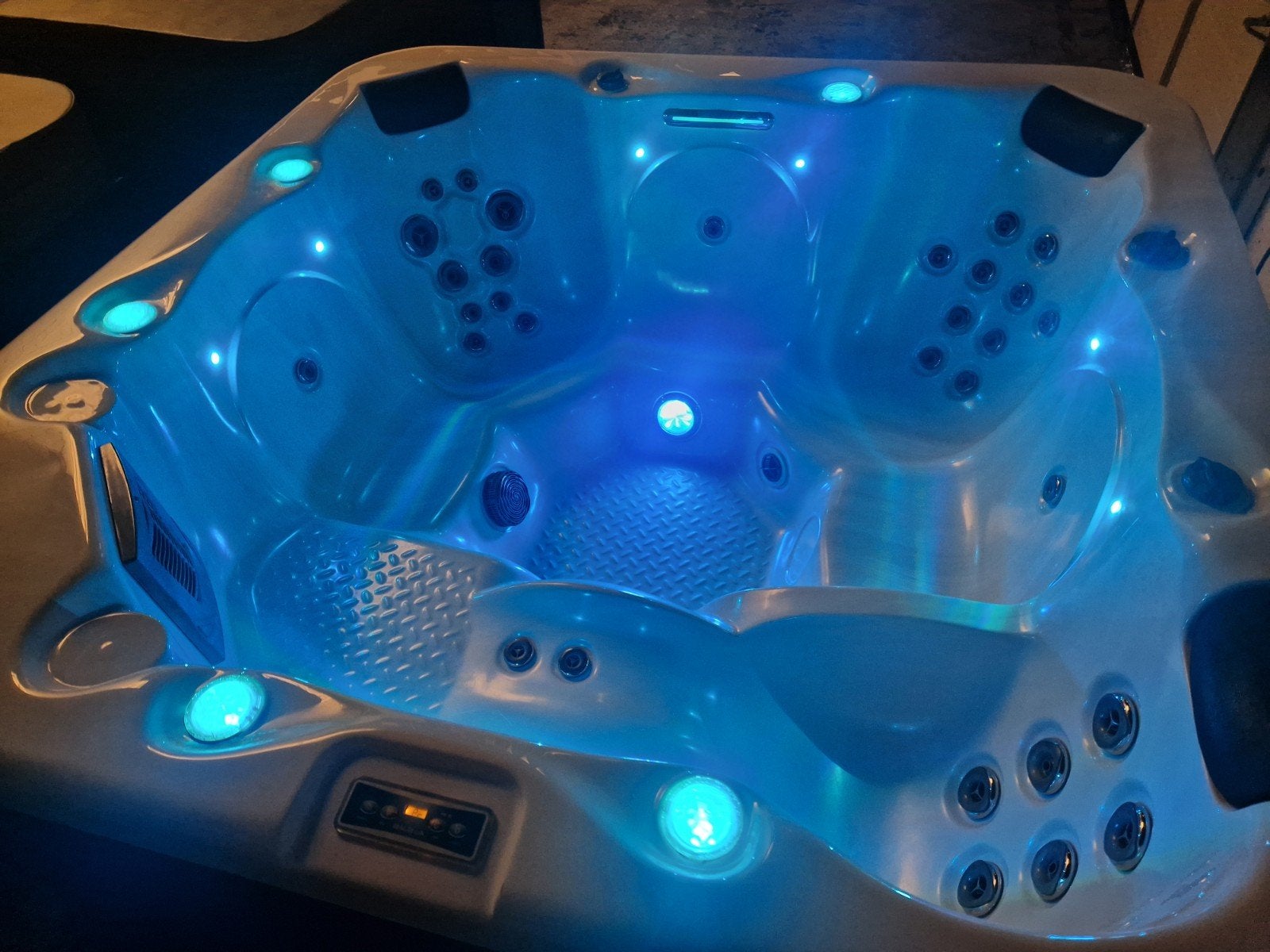 Nette 6 Persoons Balboa Spa met mooie led Plug-In & Geniet!, Ophalen of Verzenden, Gebruikt, Vast