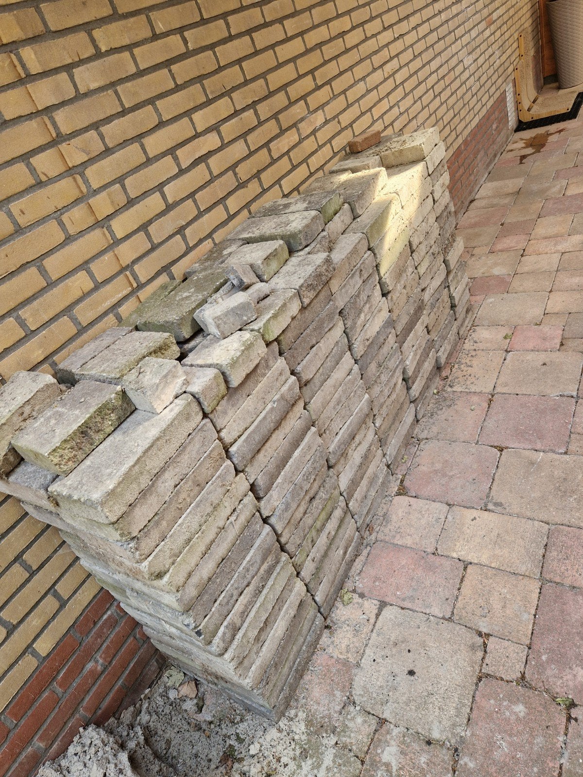 Gratis! Ca. 12 m2 Trommelstenen 20x30x6cm grijs/zwart, Tuin en Terras, Ophalen, Gebruikt, Overige materialen, 10 m² of meer