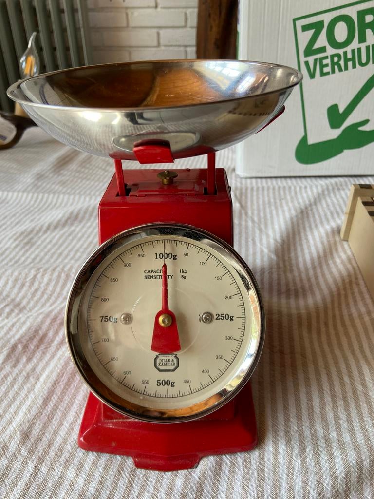 Retro weegschaal Dille en Kamille rood metaal, Ophalen, Minder dan 10 kg, Keukenweegschaal, 1 tot 500 gram
