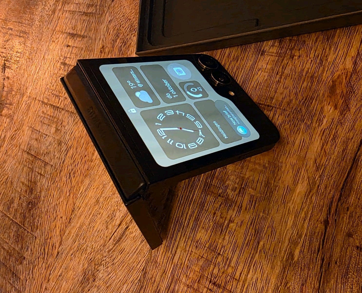 Foto 6 van (ALS NIEUW) Samsung galaxy Z Flip 7 fe Black Grafiet