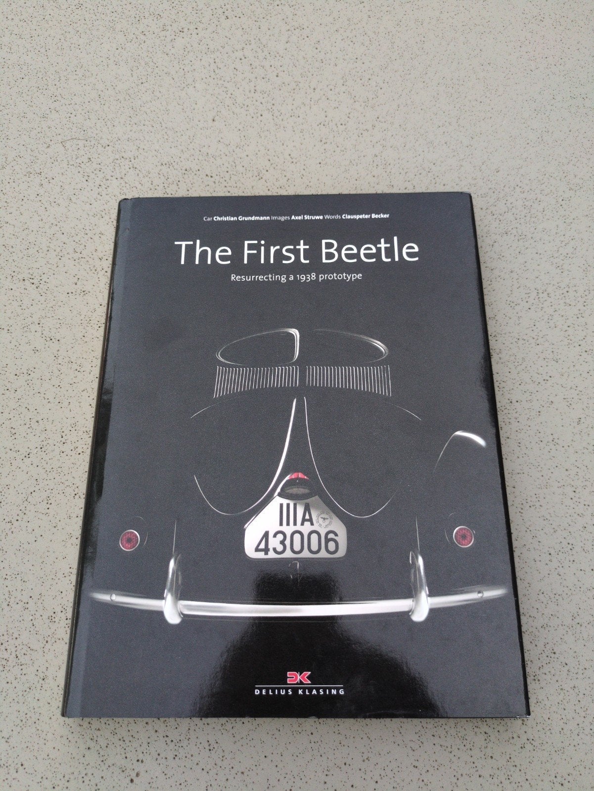Boek: The First Beetle - Ontwikkeling Volkswagen Kever, Ophalen of Verzenden, Zo goed als nieuw, Volkswagen, Christian Grundmann, Axel Struwe, Clauspeter Becker