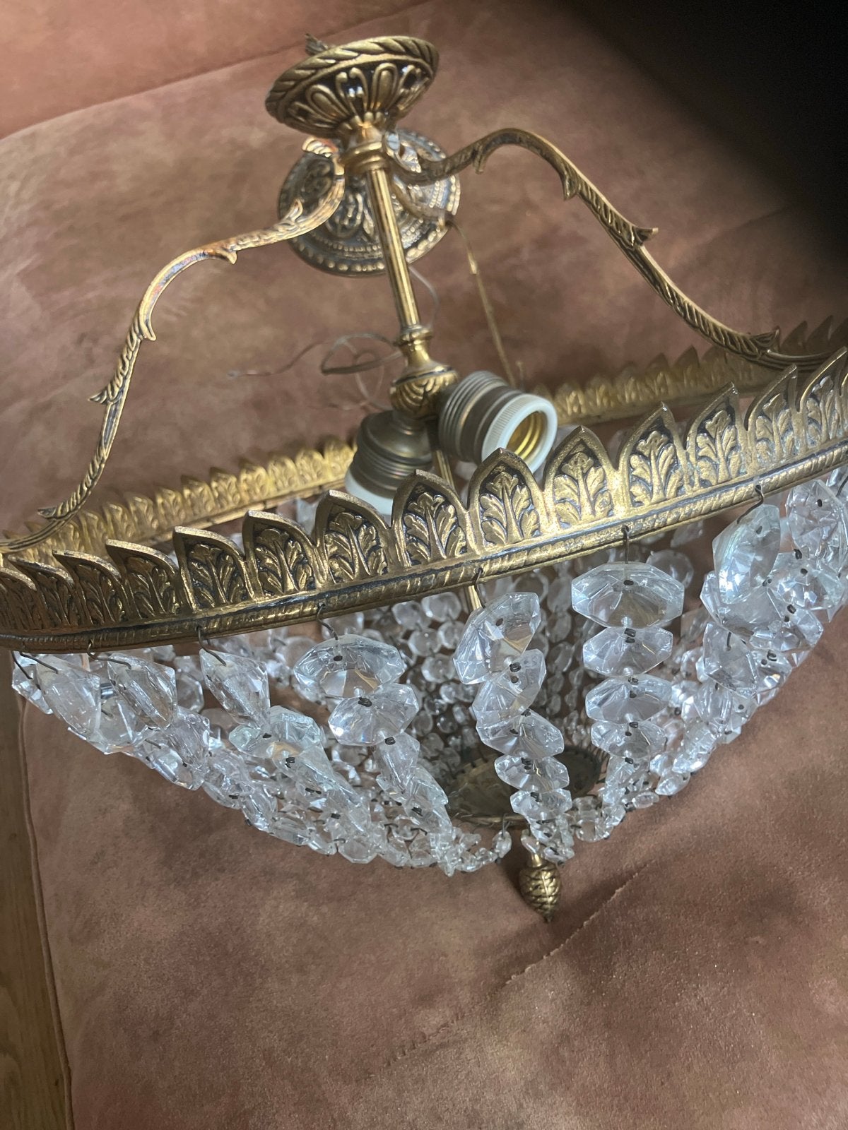 Vintage Kroonluchter met Kristallen en Gouden Details, Ophalen, Gebruikt, Glas, E14 (klein)