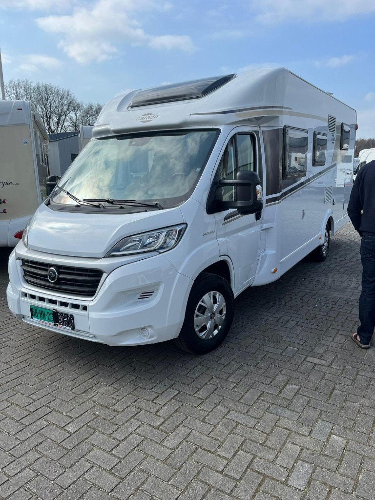 super nette fiat carado t448 2020 nieuwe airco! schotel, Caravans en Kamperen, Chemisch toilet, Fiat, Luifel, Bedrijf