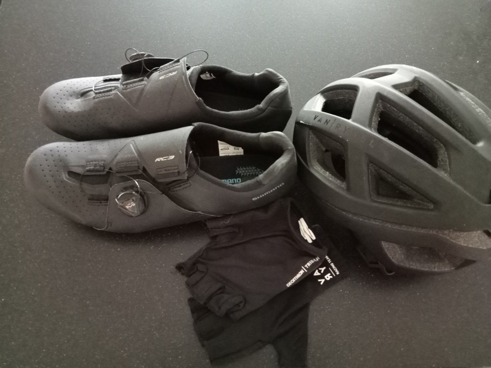 Fietsuitrusting: Shimano schoenen, Van Rysel helm, handschoe, Ophalen of Verzenden, Gebruikt, Kleding