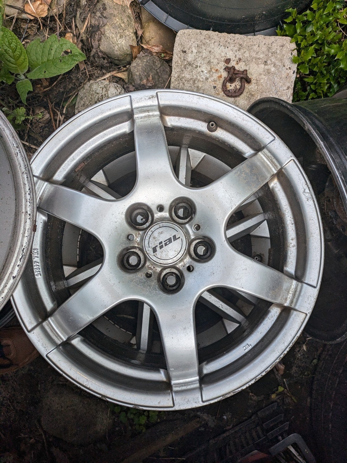 Rial 17", Ophalen