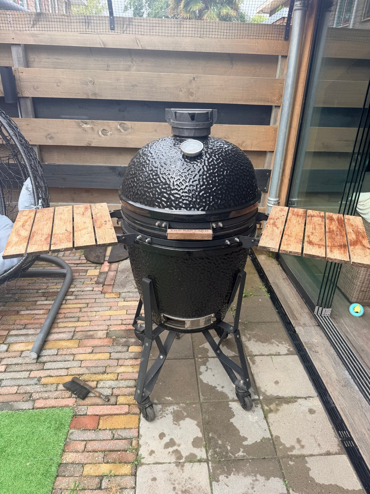 The Bastard Large Kamado BBQ, Ophalen, Gebruikt, Met accessoires