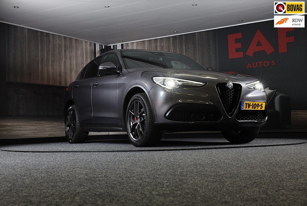 Alfa Romeo Stelvio 2.0 T AWD Veloce / Cognac Leder / Acc / L, Auto's, Automaat, Euro 6, Automatische klimaatregeling, Bedrijf
