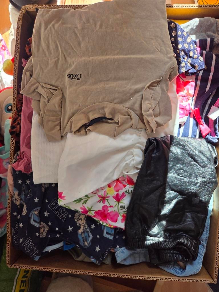 Bananendoos vol met meisjes kleding maat 86, Meisje, Jurkje of Rokje, Ophalen of Verzenden, Zo goed als nieuw