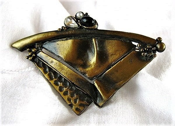 Vintage Brutalistische Art Deco Stijl broche met 3 steentjes, Ophalen, Zo goed als nieuw, Overige kleuren, Overige materialen