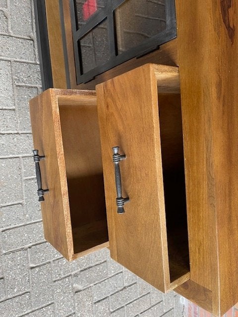 dressoir 180 cm breed mangohout.2 laden 2 deurs 1glas actie, Huis en Inrichting, Kasten | Ladekasten, Glas, Zo goed als nieuw