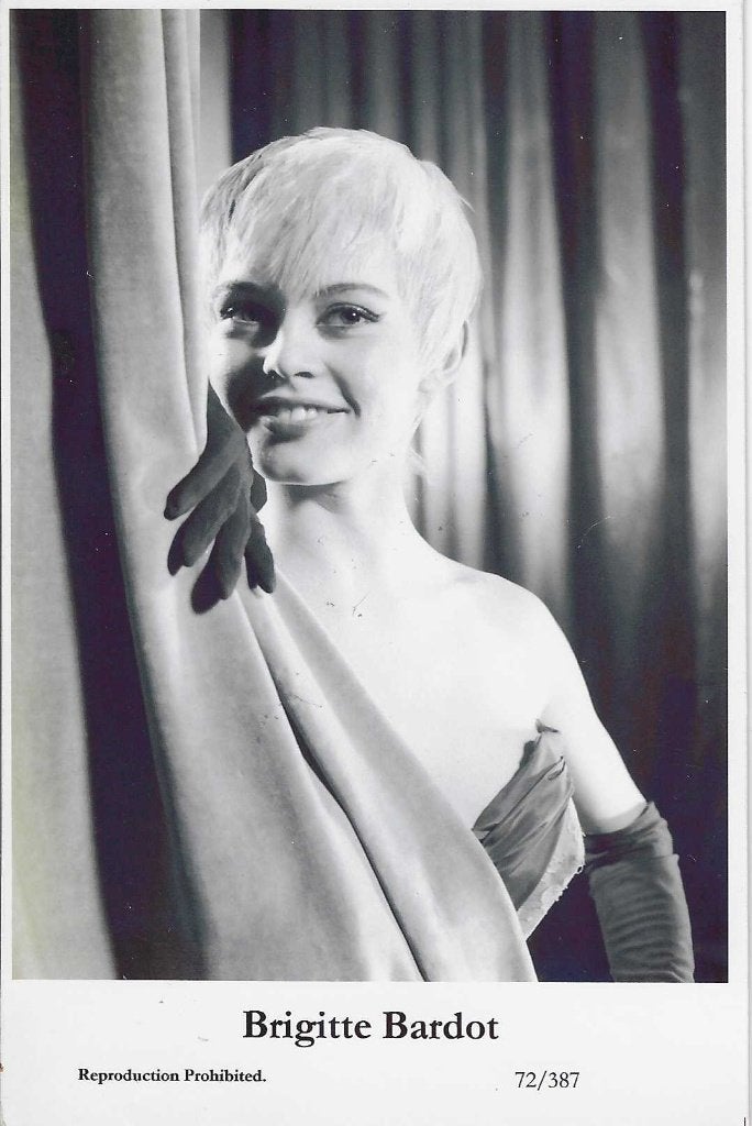Filmsterren ansichtkaart Brigitte Bardot 1956, Verzenden, 1940 tot 1960, Ongelopen, Sterren en Beroemdheden