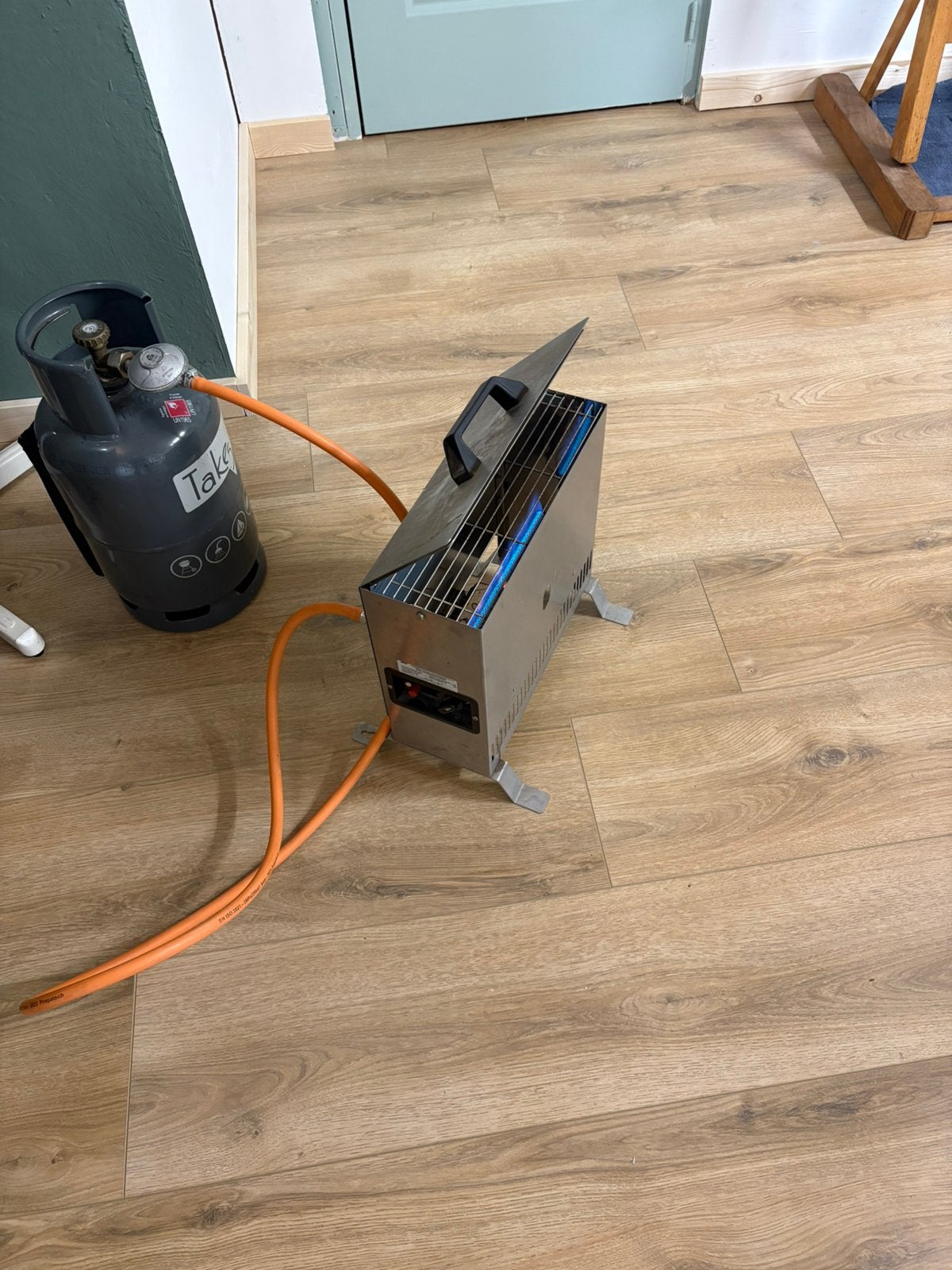 Gaskacheltje 4.2 kw voor kas of schuur, Ophalen, Gebruikt, Gas, Vrijstaand