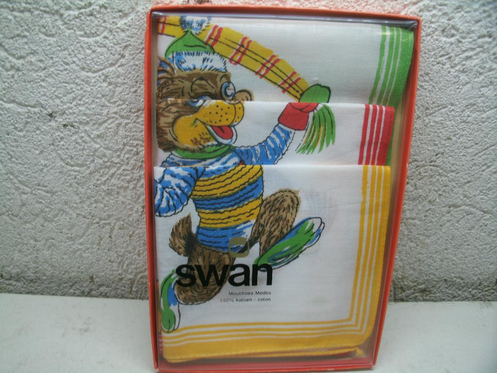 bg 62 3 zakdoekjes in de verpakking swan 60gr  2,00, Ophalen of Verzenden, Nieuw, Borduurpakket