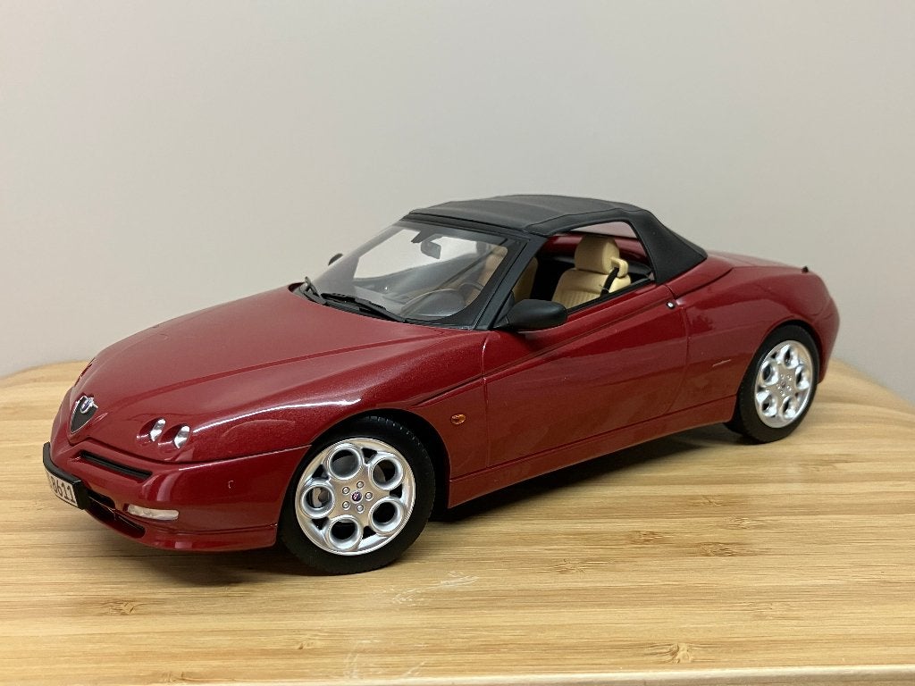 Alfa Romeo Spider 2.0 Twin Spark van 1999  1/18 Norev, Hobby en Vrije tijd, Modelauto's | 1:18, Nieuw, Auto, Norev, Ophalen of Verzenden