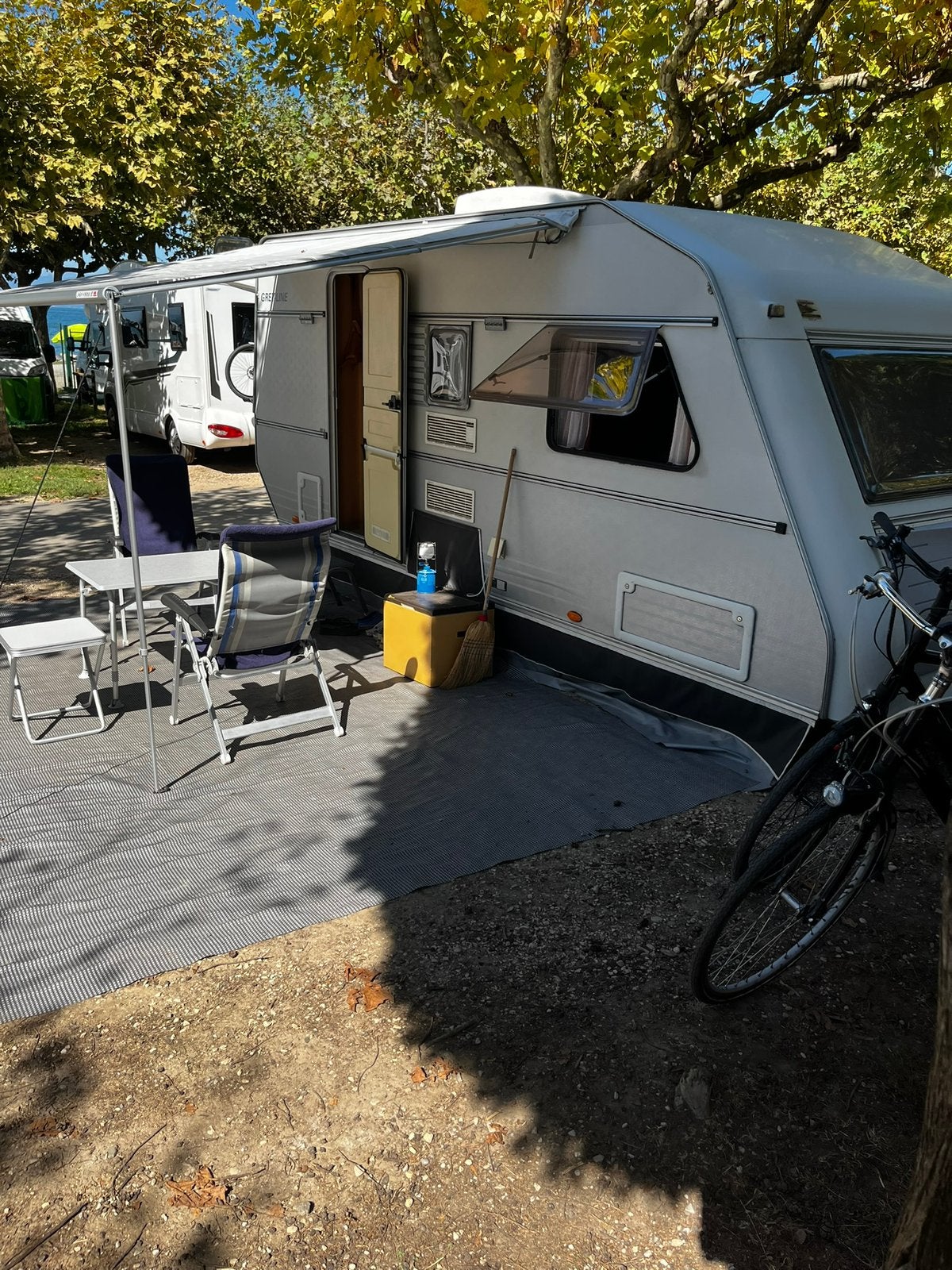 Kip GrayLine 470 TEB. Bj.1999 (2 lengte bedden ), Standaardzit, Kip, Schokbreker, Particulier
