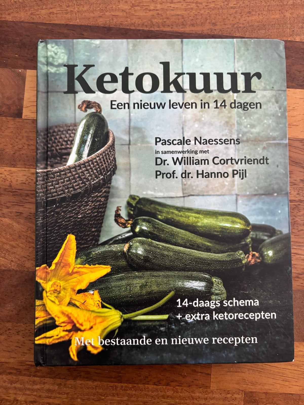 Ketokuur: Een nieuw leven in 14 dagen - Pascale Naessens, Boeken, Gelezen, Hoofdgerechten, Ophalen of Verzenden, Gezond koken