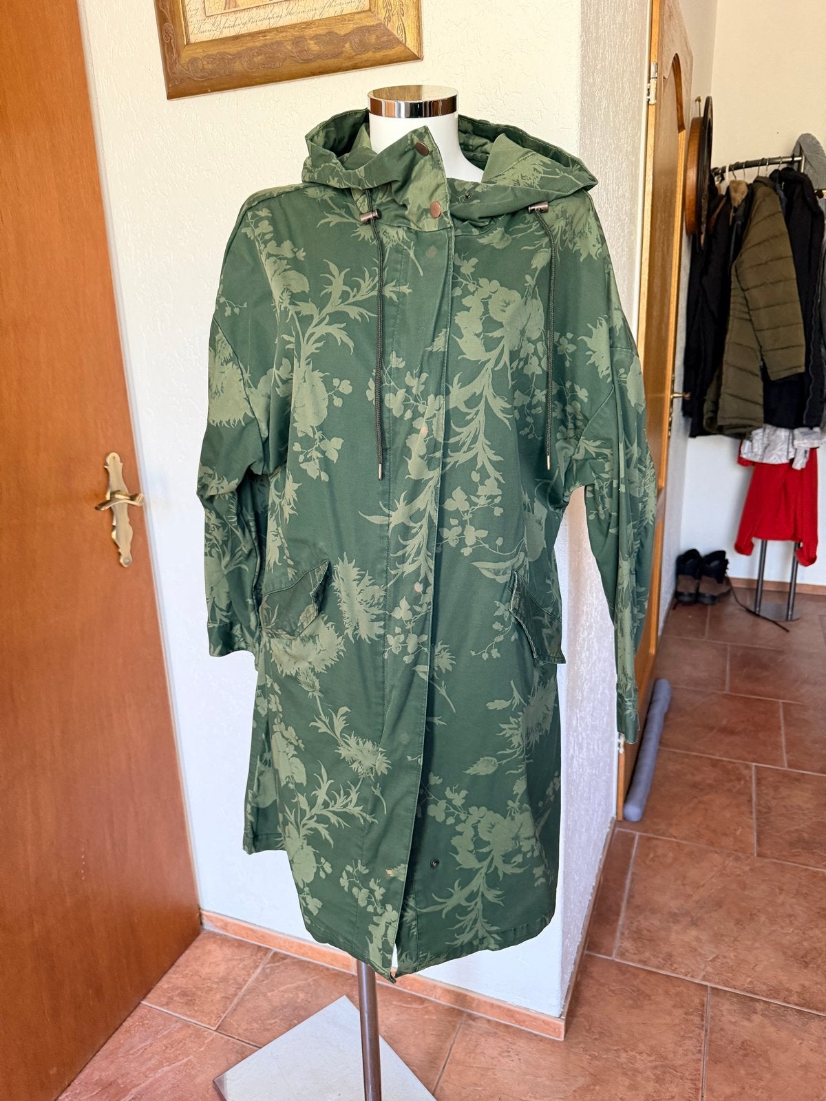 H&M L.O.G.G. Groene Parka met Bloemenprint Maat M, Kleding | Dames, Ophalen of Verzenden, Zo goed als nieuw, Maat 38/40 (M), Groen