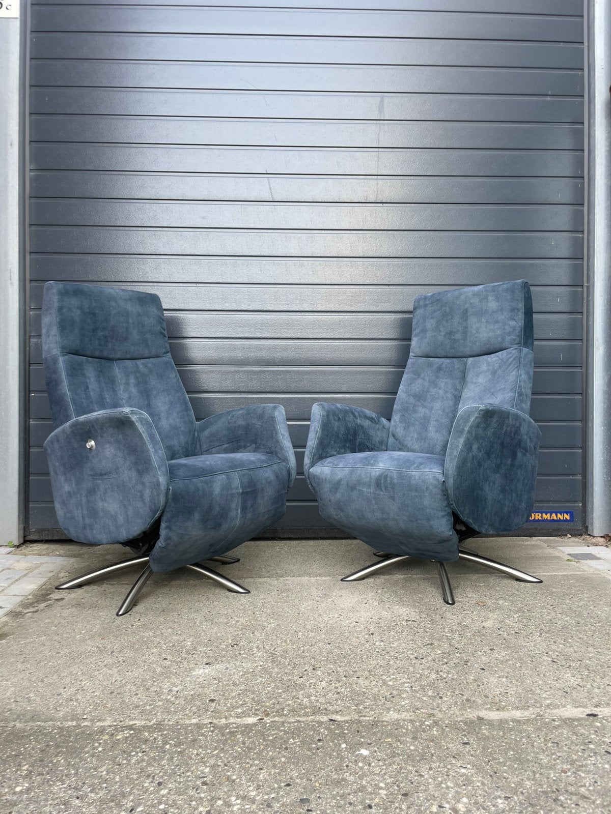 Twee petrol / blauwe stoffen relax fauteuils / relaxstoelen, Huis en Inrichting, Minder dan 75 cm, Ophalen of Verzenden, 50 tot 75 cm