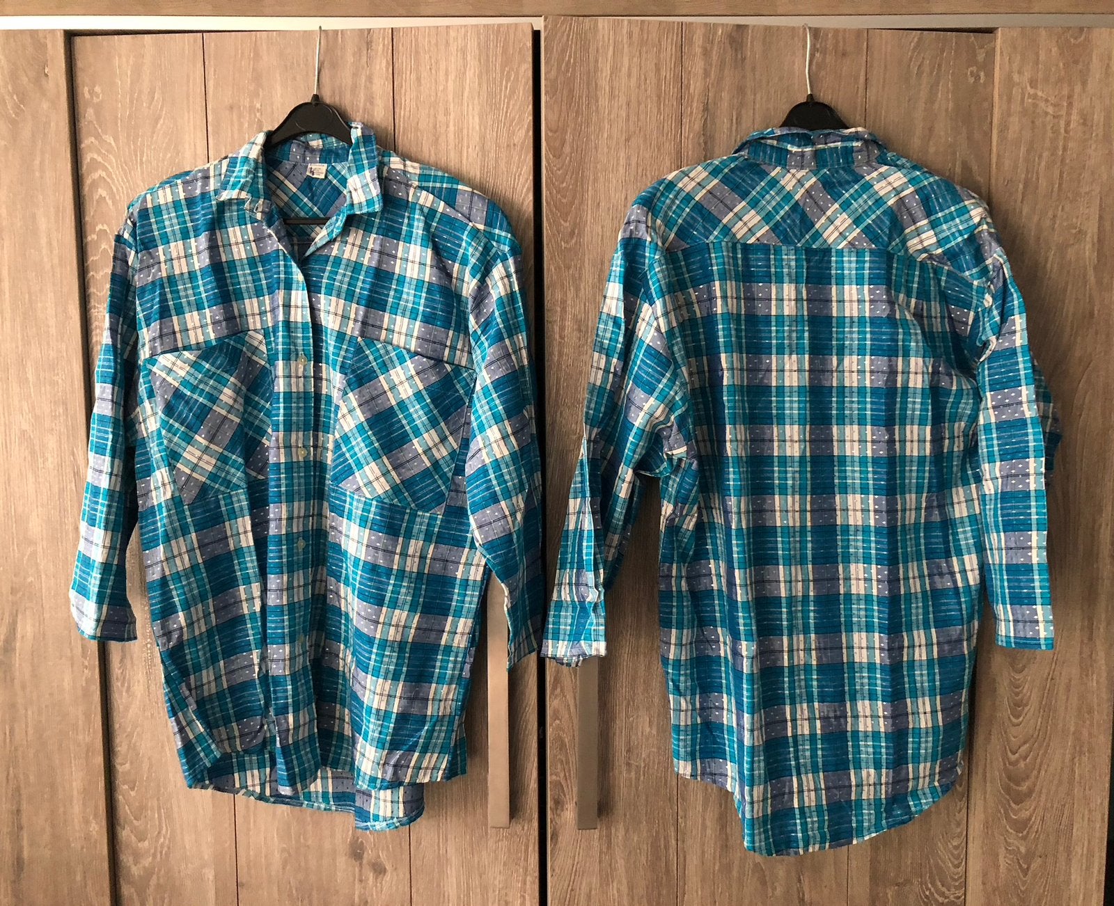 2x blouse blauw - wit / carnaval kleine loopgroep, Carnaval, Maat 46/48 (XL) of groter, Ophalen of Verzenden, Zo goed als nieuw