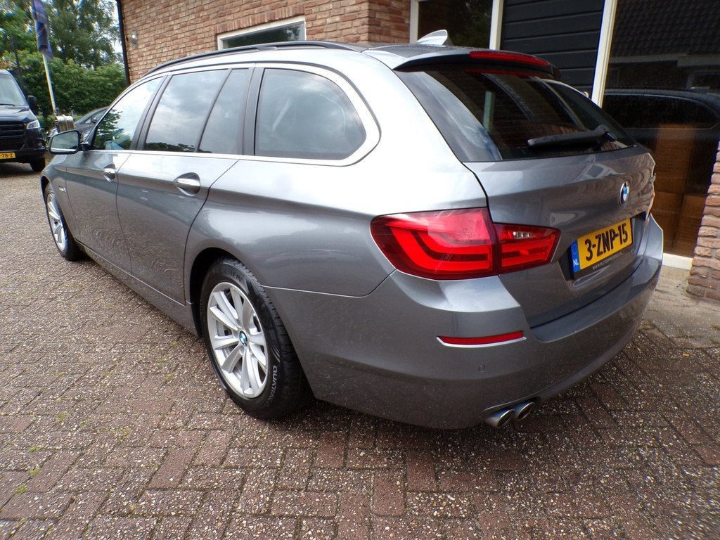 BMW 5-serie Touring 520d High Executive Automaat / Leder / N, Auto's, Automaat, Euro 5, Achterwielaandrijving, 2000 kg