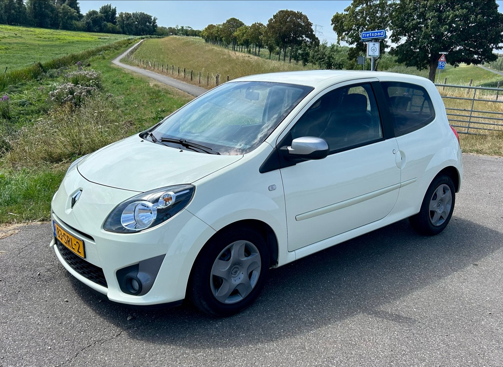 Renault Twingo 1.2 16V 2011 night & day, wit, in topstaat, 839 kg, Twingo, 74 pk, Zwart