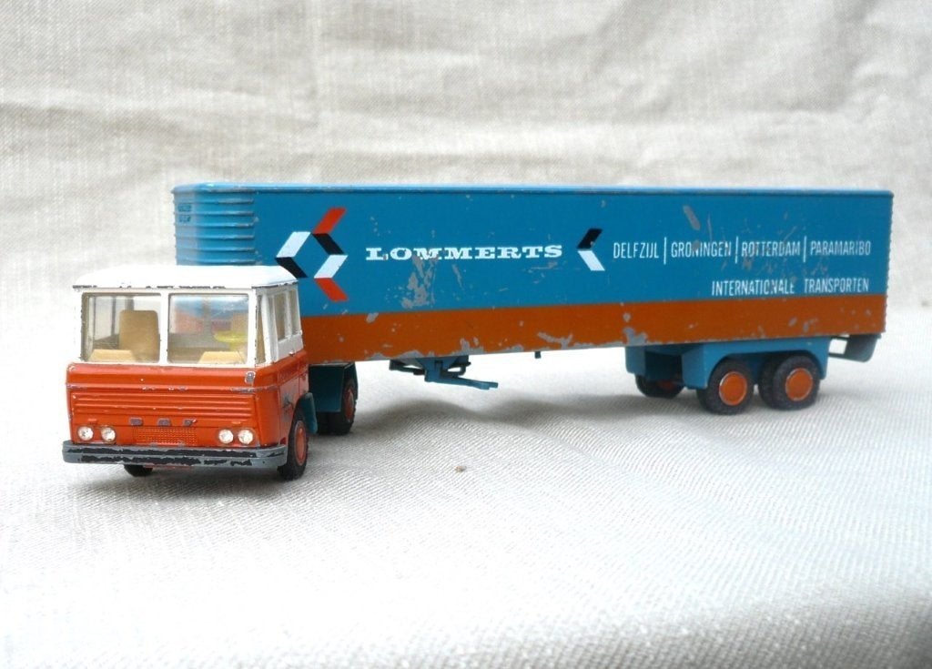 Lion Daf 2600 Lommerts Delfzijl Paramaribo 1918 - 1968., Ophalen of Verzenden, Nieuw, Bus of Vrachtwagen, Lion Toys