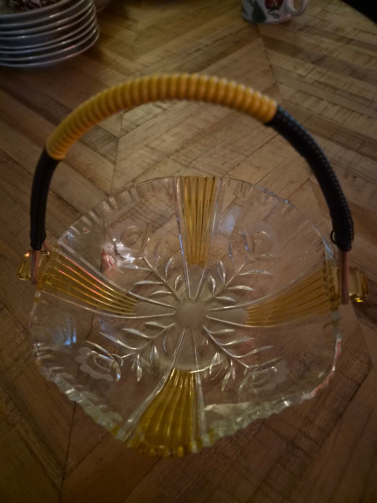 Vintage glazen schaal met handvat - Geel accent, Ophalen of Verzenden