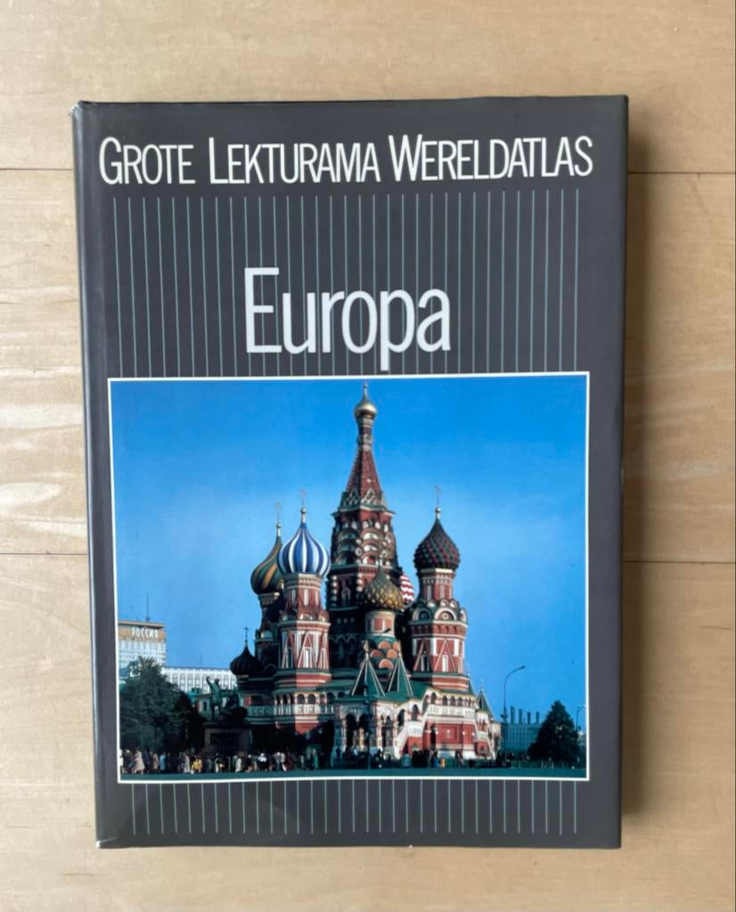 Grote Lekturama Wereldatlas Europa hardcover, Boeken, Overige atlassen, Zo goed als nieuw, 1800 tot 2000, Europa Overig