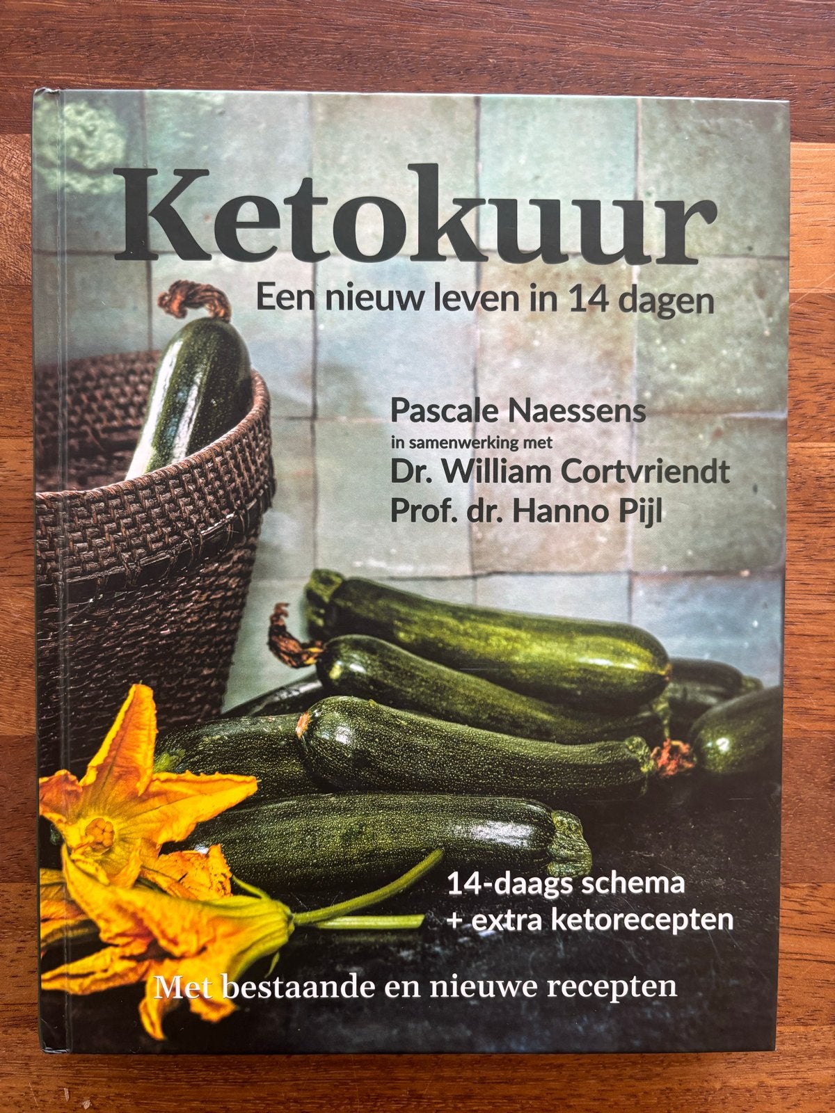 Ketokuur: Een nieuw leven in 14 dagen - Pascale Naessens, Hoofdgerechten, Ophalen of Verzenden, Zo goed als nieuw, Gezond koken