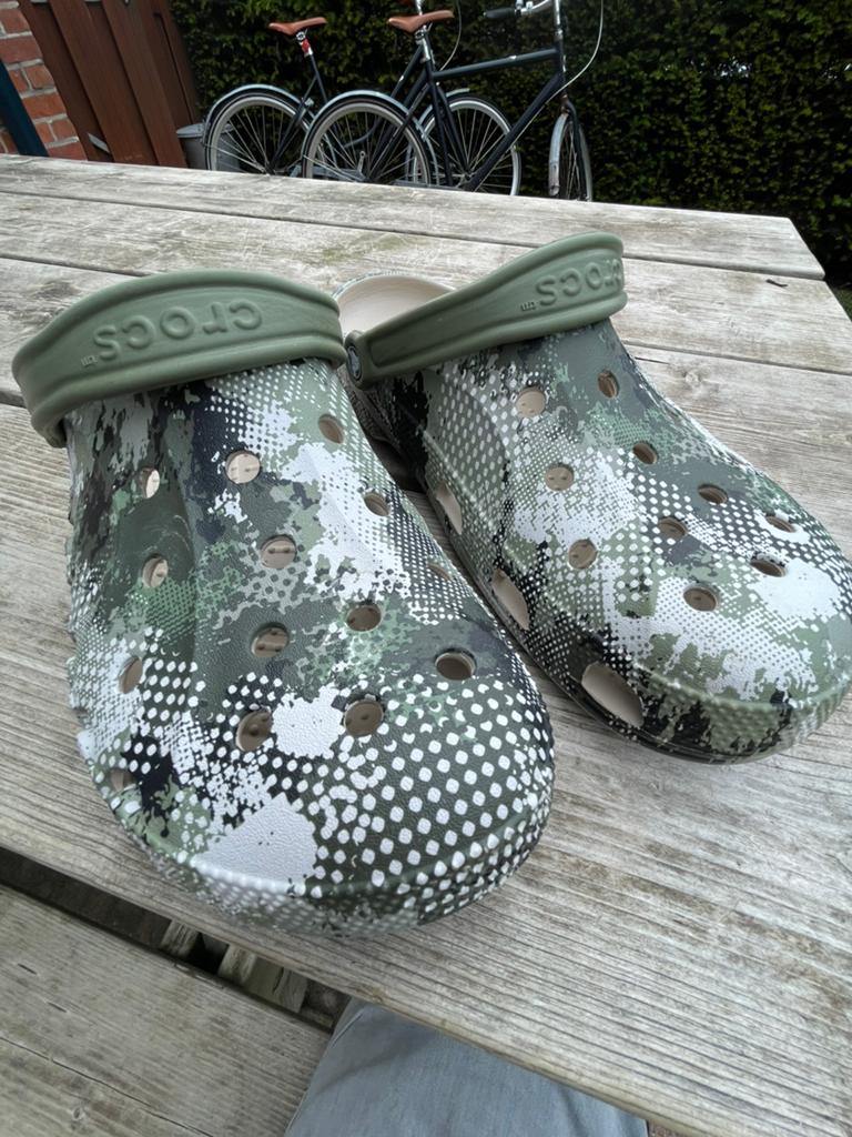 Crocs slippers maat 48 (m13) zeer weinig gedragen., Slippers, Overige kleuren, Ophalen of Verzenden, Zo goed als nieuw