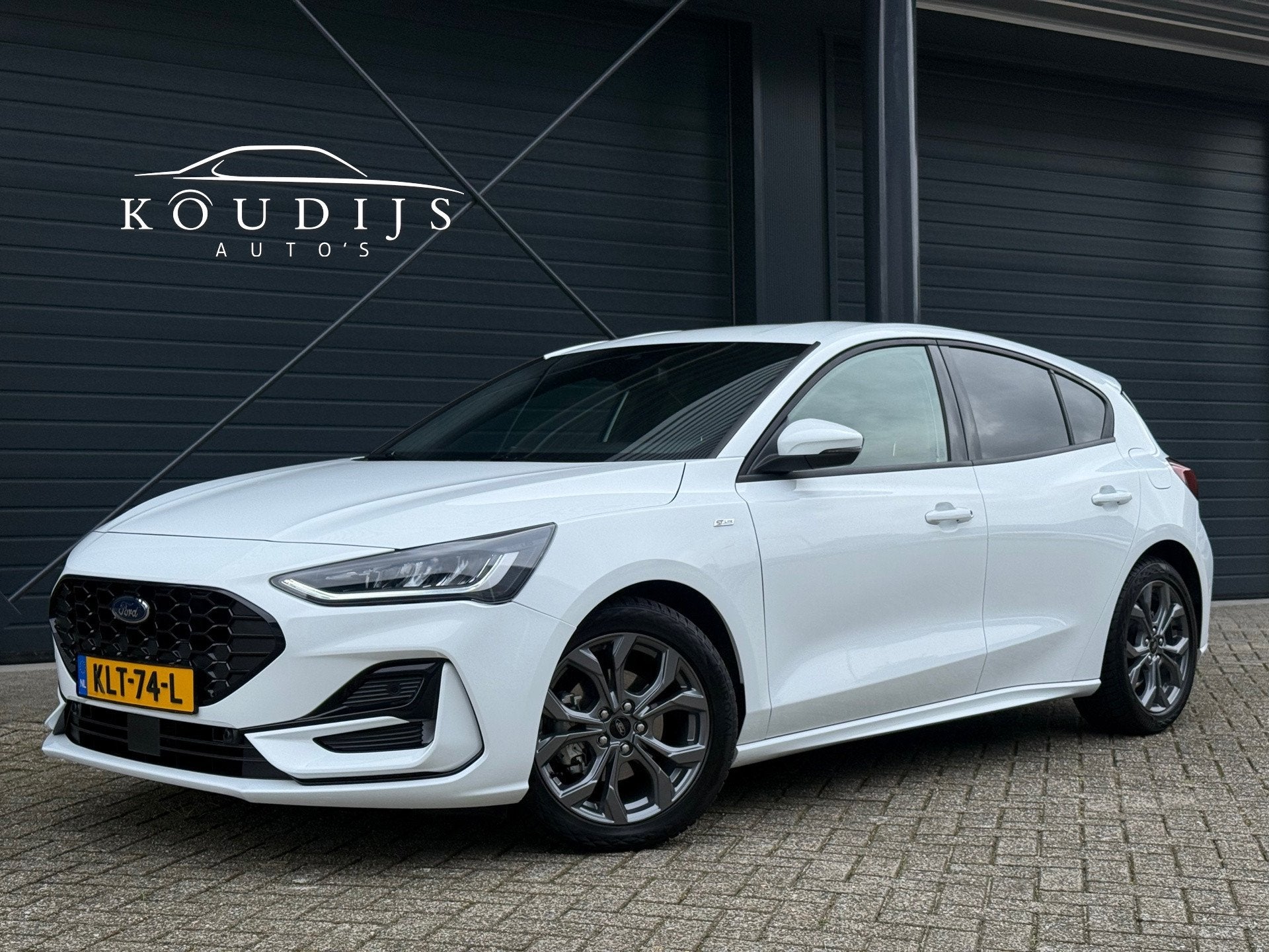 Ford FOCUS 1.0 EcoBoost Hybrid ST Line X, Winter pack, SYNC, Stof, Gebruikt, 1337 kg, Wit