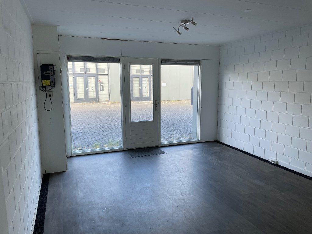 bedrijfsloods Stavangerweg 41-30, Zakelijke goederen, 70 m², Huur, Opslag of Loods