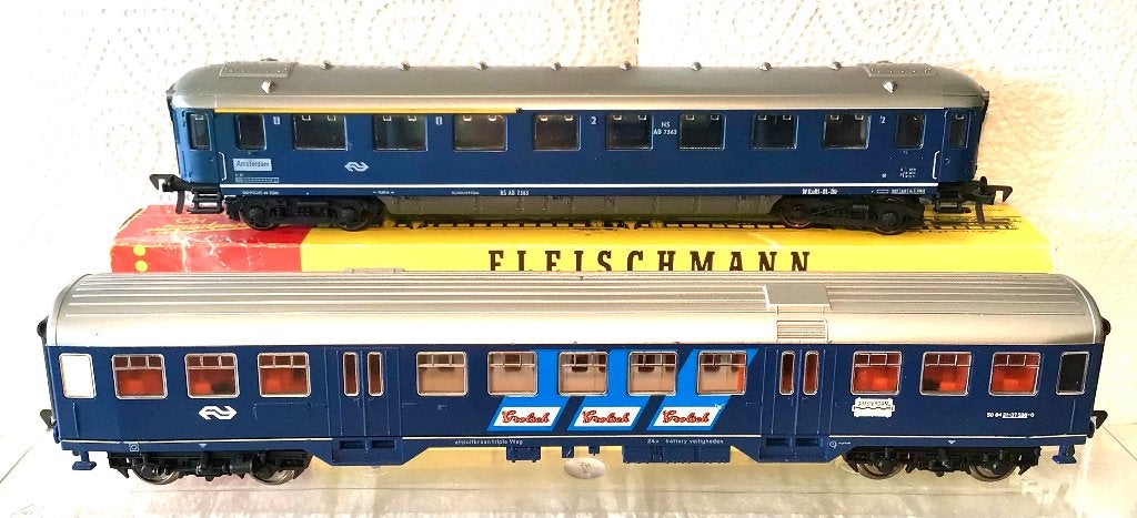 Fleischmann H0, twee NS personenwagens, Gelijkstroom, Fleischmann, Wagon, Ophalen of Verzenden