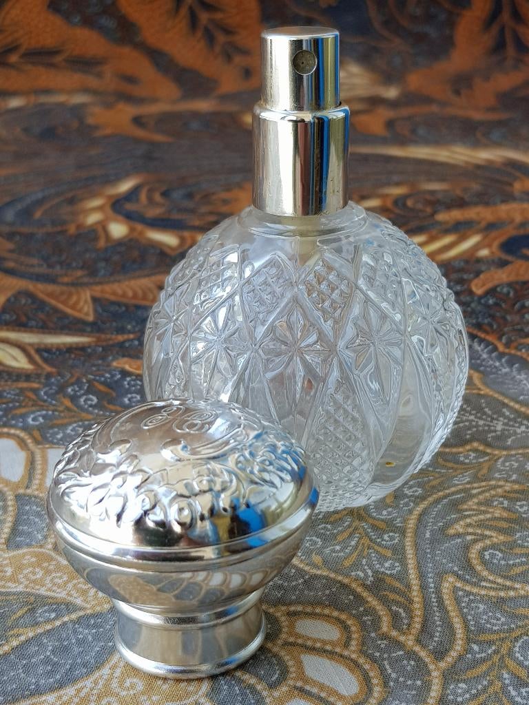 Mooie oude vintage parfum verstuiver uit Frankrijk 9,3 cm., Ophalen of Verzenden