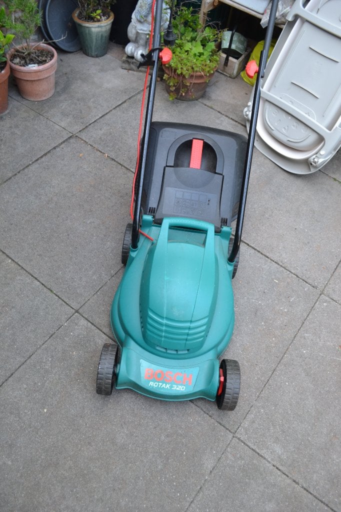 Bosch Rotak 320 elektrische grasmaaier, Ophalen, Cirkelmaaier, Gebruikt, Elektrische grasmaaier