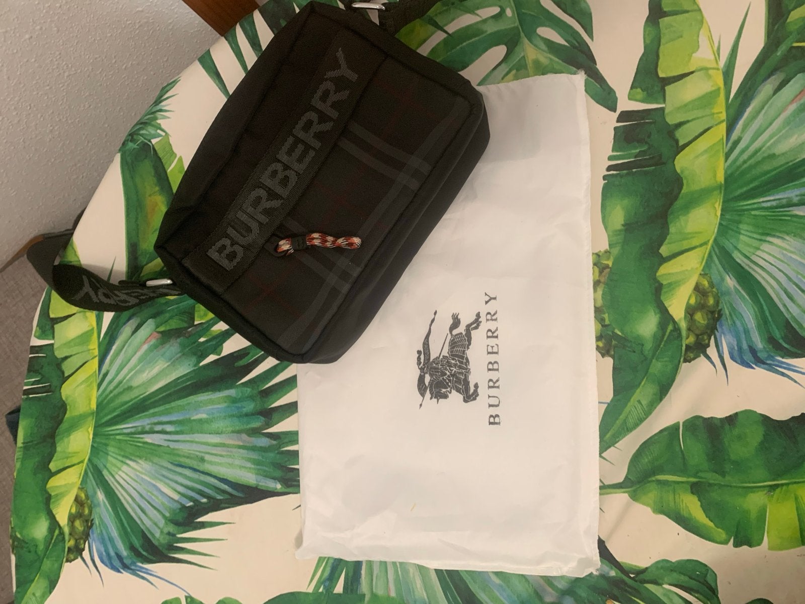 Burberry schoudertasje - Zwart met ruitpatroon, Ophalen of Verzenden, Zo goed als nieuw, Zwart