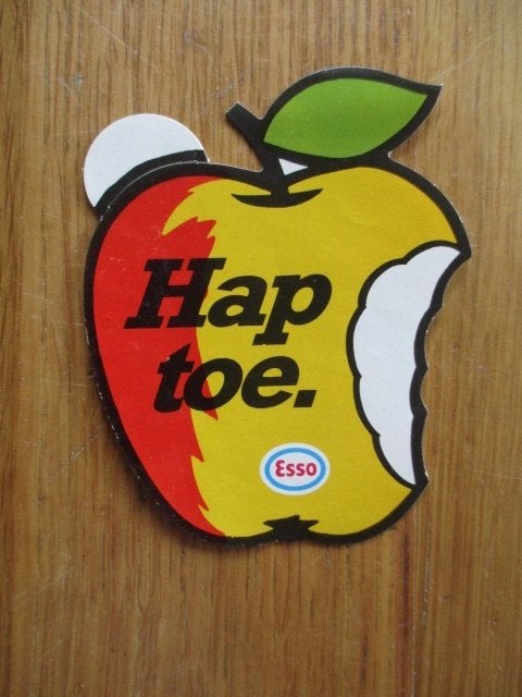 Esso sticker Appel - Hap toe 8.5x7cm, Ophalen of Verzenden, Zo goed als nieuw, Bedrijf of Vereniging