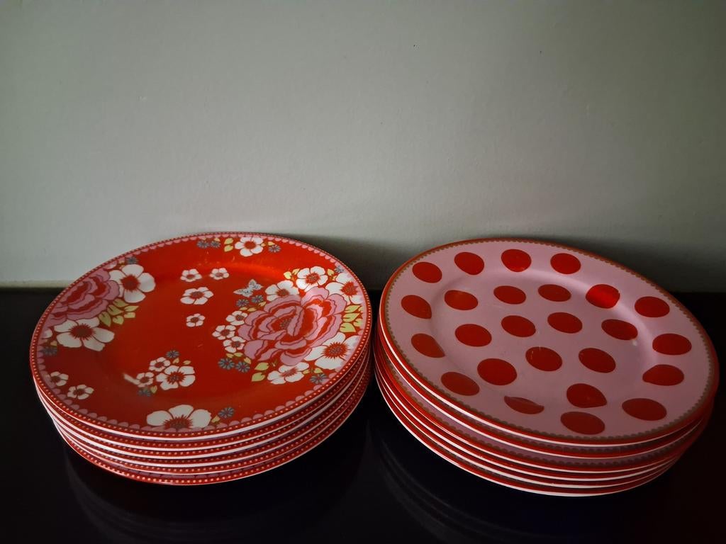 12x gebaksbordje Room Seven stippen en bloemen 18 cm, Huis en Inrichting, Ophalen of Verzenden, Zo goed als nieuw, Bord(en), Overige stijlen