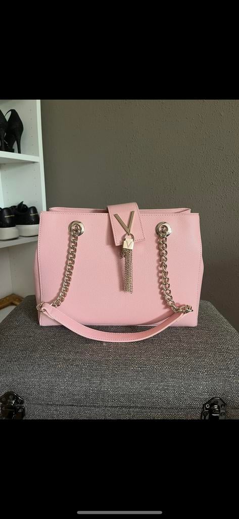 Valentino tas, Sieraden, Tassen en Uiterlijk, Tassen | Damestassen, Ophalen, Zo goed als nieuw, Zwart, Schoudertasje