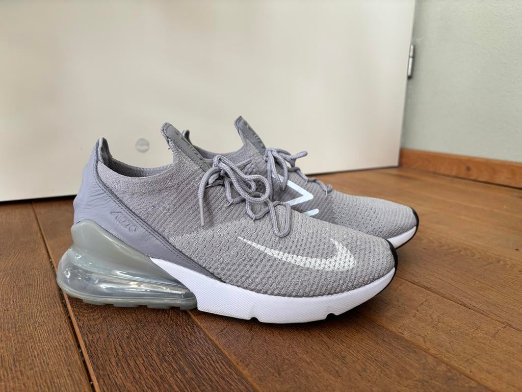 Nike Air Max 270 Flyknit W Atmosphere Grey US 9 EUR 40,5, Kleding | Dames, Schoenen, Ophalen of Verzenden, Zo goed als nieuw, Grijs