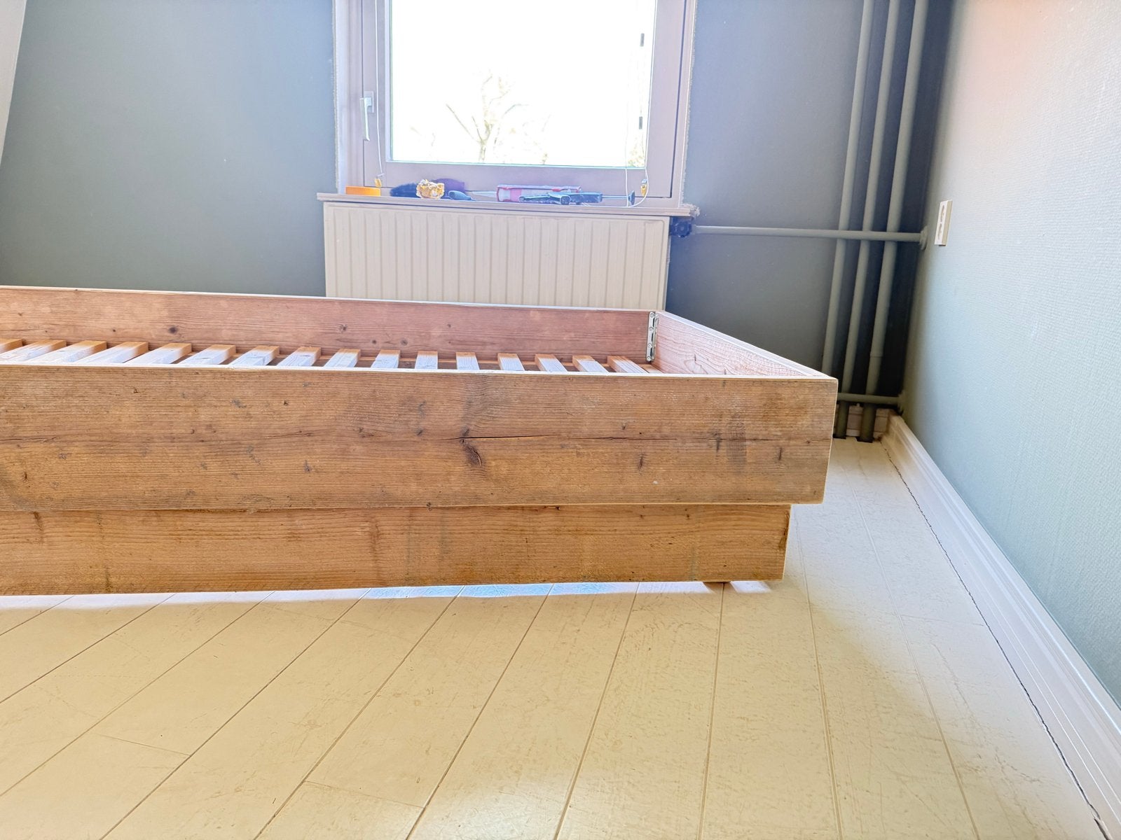 Steigerhouten eenpersoonsbed met lattenbodem, Ophalen, Gebruikt, 90 cm, Eenpersoons