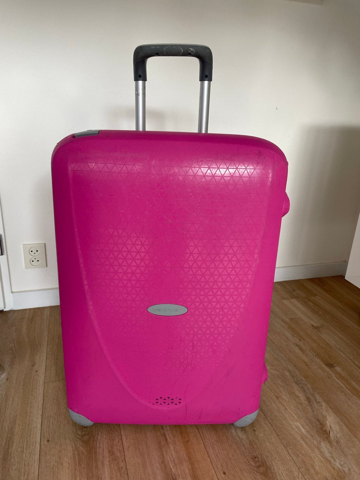 Samsonite roze koffer met 2 wieltjes, Sieraden, Tassen en Uiterlijk, Ophalen, Gebruikt, Hard kunststof, 45 tot 55 cm
