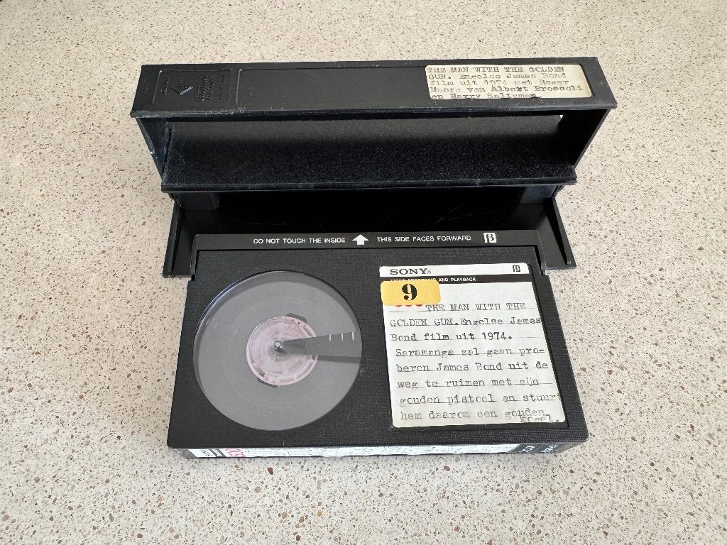 The Man with the Golden Gun - James Bond 007 (Betamax), Nederlands ondertiteld, Betamax, Ophalen of Verzenden, Actie en Avontuur