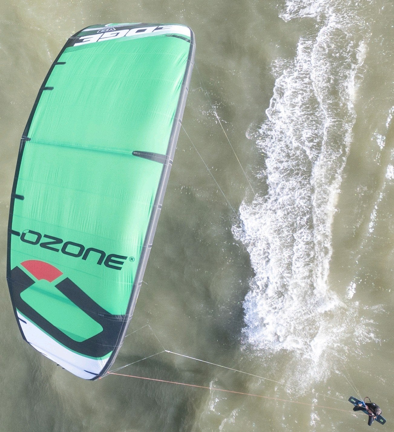 Ozone Edge V9 9m² Kite - Zo goed als nieuw, Watersport en Boten, 9 m², Geen board, Ophalen of Verzenden, Zo goed als nieuw