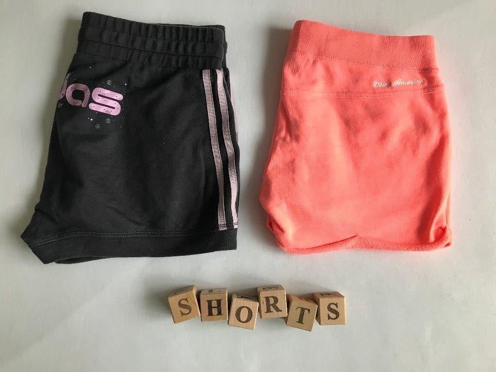 2 Shorts - maat M - Adidas -Miss America maat: M/40, Overige kleuren, Ophalen of Verzenden, W28 - W29 (confectie 36), Gedragen