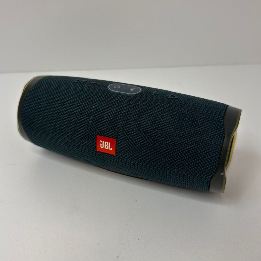 JBL Charge 4 | Bluetooth Speaker | Nette staat, JBL, Zo goed als nieuw, Support@jbl.com, 400 Atlantic Street
Stamford, CT 06901
USA