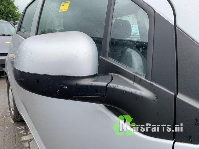 Buitenspiegel rechts van een Chevrolet Spark, Gebruikt, -, Ophalen of Verzenden, -