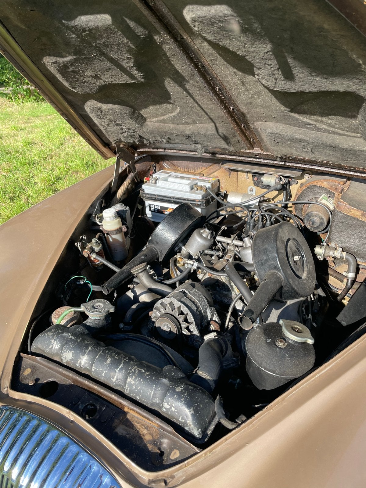 Daimler Saloon 2.5 L V8 AUT 1965 Bruin, foto 4